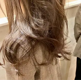 ミディアム カラー パーマ レイヤー/透明感/ 髪質改善🩵NANAのヘアスタイル