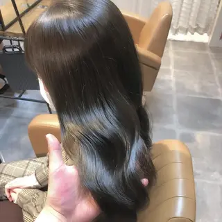 ミディアム カラー 🫧顔周りレイヤー/ ウルフ/縮毛/白倉のヘアスタイル