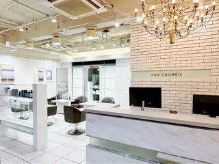 ショート カラー VANCOUNCIL 松本のヘアスタイル