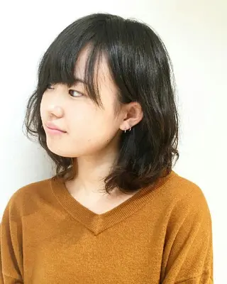 ミディアム パーマ 透明感ハイライト◎ 伊藤夏海のヘアスタイル