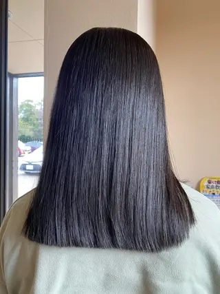 セミロング 杉宮 慧美のヘアスタイル