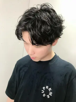 メンズ シンプル+αな デザインを 松崎陸のヘアスタイル