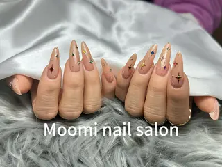 ミディアム Moomi nail salonのネイルデザイン