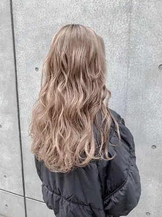 ロング カラー 平 ちひろのヘアスタイル