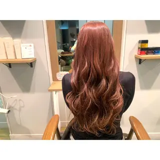 ロング カラー ツキダテ ユイのヘアスタイル
