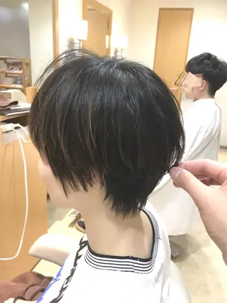 ショート カラー 🐝肥田 しょーと🐝のヘアスタイル