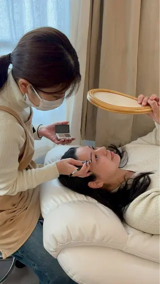 アイブロウ ヴェラール難波所属・秋山 愛香のマツエク・マツパデザイン