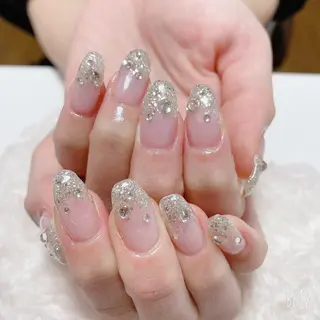 ネイル The Best Beauty受付担当のヘアスタイル