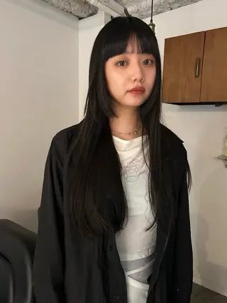 ロング カラー Loom.所属・村上雅人 ナチュラルモードのヘアスタイル