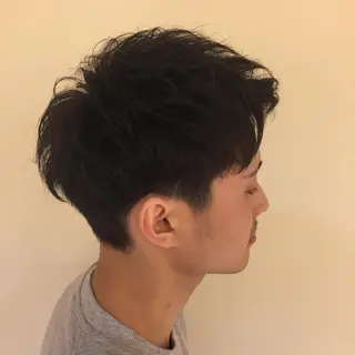 ショート パーマ メンズ 加藤 綾華のヘアスタイル