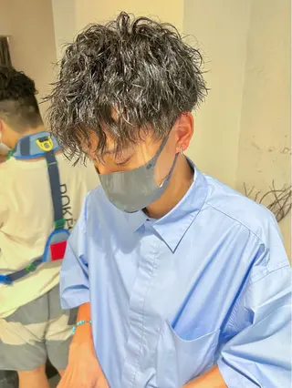 パーマ メンズ メンズパーマ/フェ ザーパーマ/古川晴輝のヘアスタイル