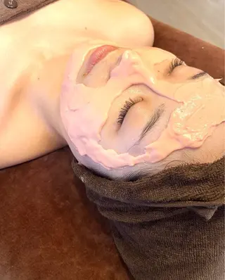 眉毛×小顔矯正サロン パピヨンsakiのエステ・リラクイメージ