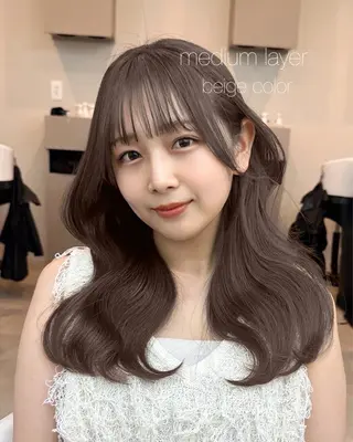 ミディアム カラー Aura所属・丸山 心 / 艶カラーのヘアスタイル