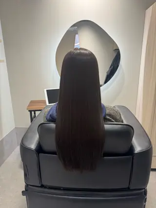 ロング NAVY 橋本心 縮毛矯正のヘアスタイル