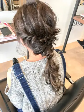 ロング カラー ヘアアレンジ 伊藤 裕貴のヘアスタイル