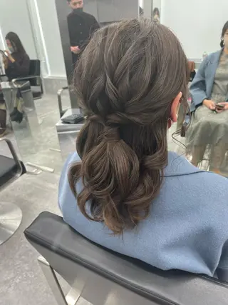 セミロング ヘアアレンジ 口コミ高評価✨ 安達ももかのマツエク・マツパデザイン