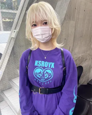 ミディアム カラー ウルフカット / ケアブリーチのヘアスタイル