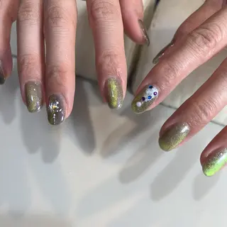 ネイル 奈良 智子のネイルデザイン