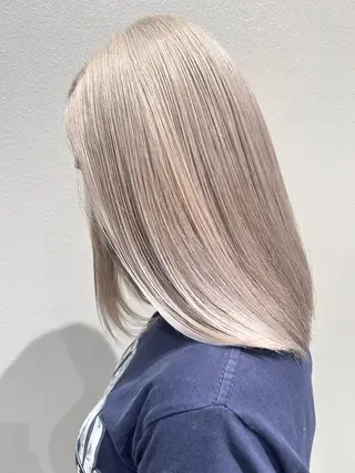 ロング みなみ/ブリーチ/ ダイアモンドリリーのヘアスタイル