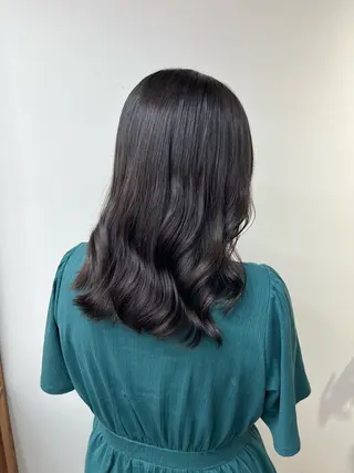 セミロング タケデ スズカのヘアスタイル