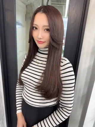 ロング riah  【リア】所属・瀧優華白髪ぼかし 大人レイヤーのヘアスタイル