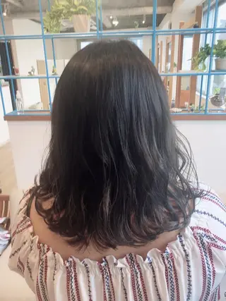 ミディアム カラー Ate by little所属・青木 梢のヘアスタイル