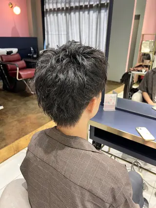 ショート 志田 ほん/ メンズパーマのヘアスタイル