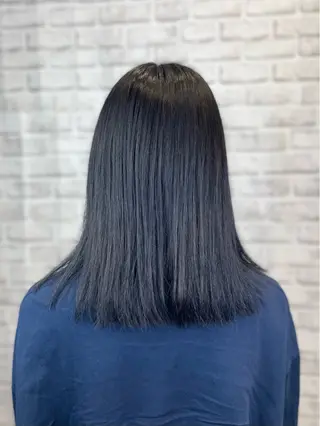 ミディアム カラー 緑川 佳薫のヘアスタイル