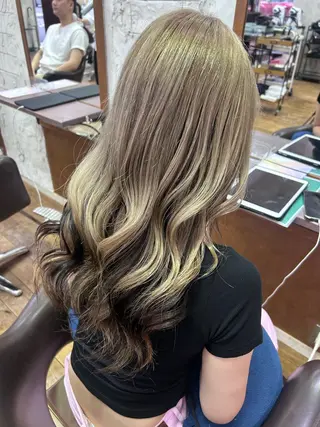 ロング ハイトーン×艶カラー 🤍MIZUKIのヘアスタイル