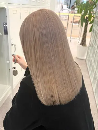 ミディアム カラー ハイトーン/ブロンド ベージュ♡カレンのヘアスタイル