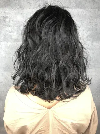 ミディアム カラー _WHITE 天王寺のヘアスタイル