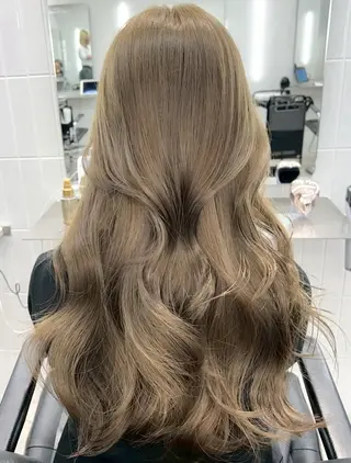 ロング 縮毛👱🏽‍♀️ 🎀海外ハイライトのヘアスタイル