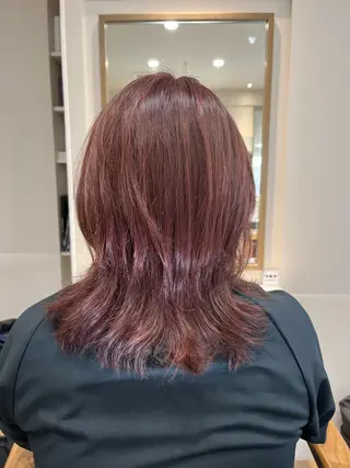 ミディアム 小鴨 美佳のヘアスタイル