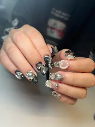 ネイル Nail Salon L'arc所属・💊大阪/心斎橋 moni🧠のネイルデザイン