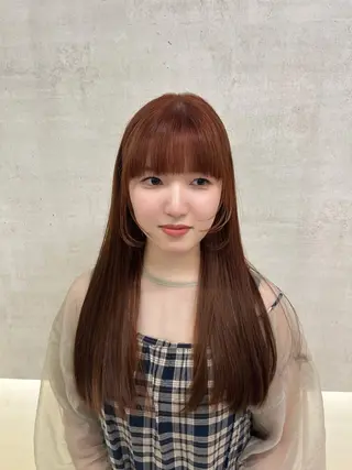 カラー カンノ ユナのヘアスタイル