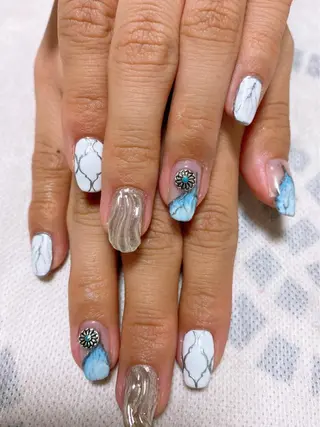 ネイル The Best Beauty受付担当のヘアスタイル