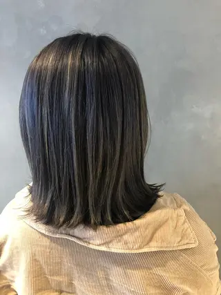 ミディアム カラー 長谷川 沙紀のヘアスタイル