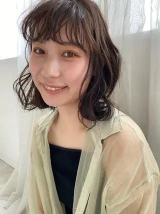 ミディアム 似合わせレイヤーカッ ト🩶瀧本美咲のヘアスタイル