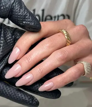 ネイル 高木 維麗絲のネイルデザイン