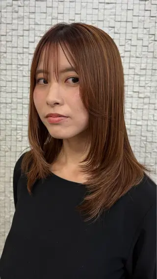 ミディアム カラー セナ 抜け感レイヤー職人のヘアスタイル