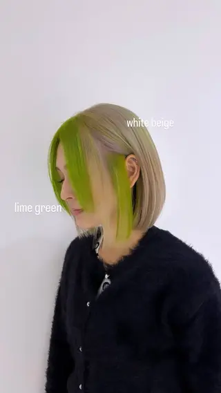 セミロング カラー 🍓ハイトーンカラー 🎀nene🍓のヘアスタイル