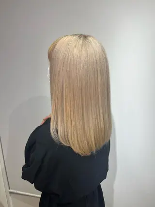 セミロング カラー 三上 由貴のヘアスタイル