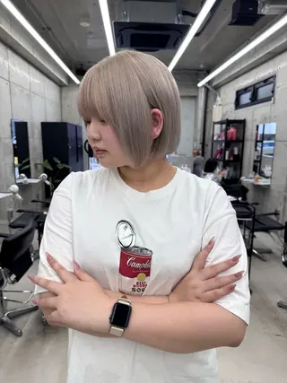 ショート カラー 和木坂 日美のヘアスタイル