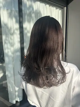 ミディアム カラー 栗林 茉那のヘアスタイル