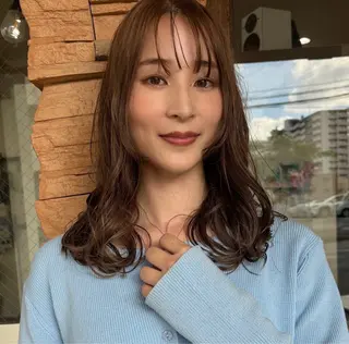 ミディアム カラー grand juteのヘアスタイル