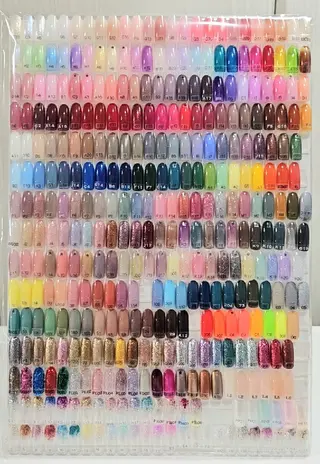 ネイル Gravis Luxey 錦糸町店所属・Megumi ☺︎のネイルデザイン