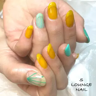 ネイル S LOUNGE NAIL所属・パーツたくさん🍓 SUMIのネイルデザイン