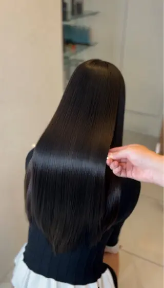 ロング Miyu’s所属・縮毛矯正特化 髪質改善辻良輝のヘアスタイル