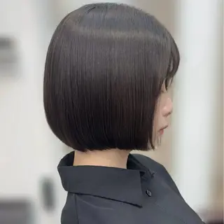 ショート たぴ。ぱつっとボブ /暖色艶カラー🍒のヘアスタイル