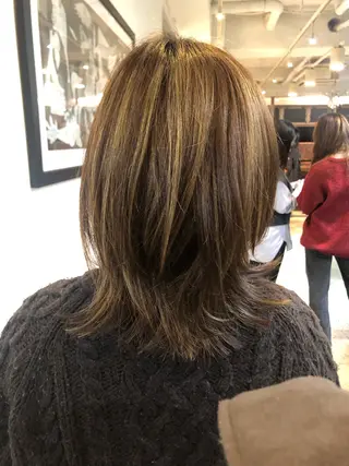 ミディアム すざき ことみのヘアスタイル